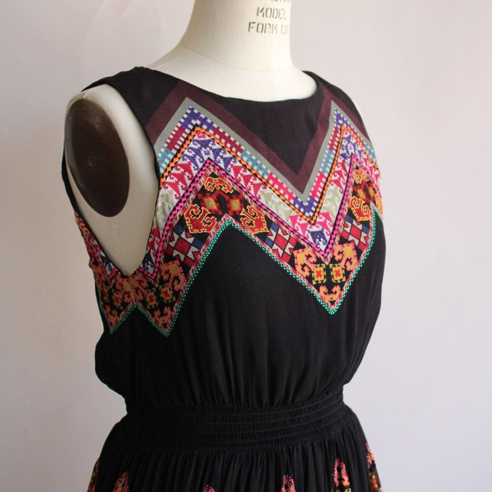 Tanvi Kedia Womens Dress, Size 6, Keyhole Back, Boho Folk Style Embroidery - Picture 6 of 12